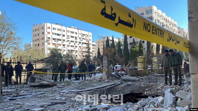 이스라엘군 폭격으로 파괴된 시리아의 수도 다마스쿠스 중심가 건물. (사진=로이터)
