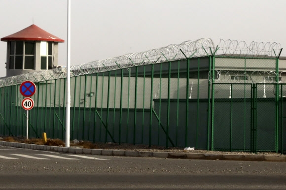 2018년 12월 중국 신장 위구르 강제수용소 전경.  AP 연합뉴스
