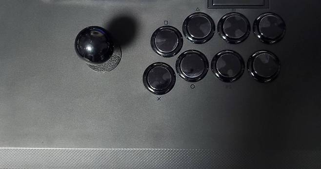 부드러운 바닥면. 미세하게 가로 무늬가 보인다