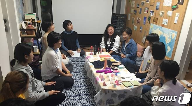 부산 영도구 심오한연구소에서 '심오한영화제'가 열리고 있다.