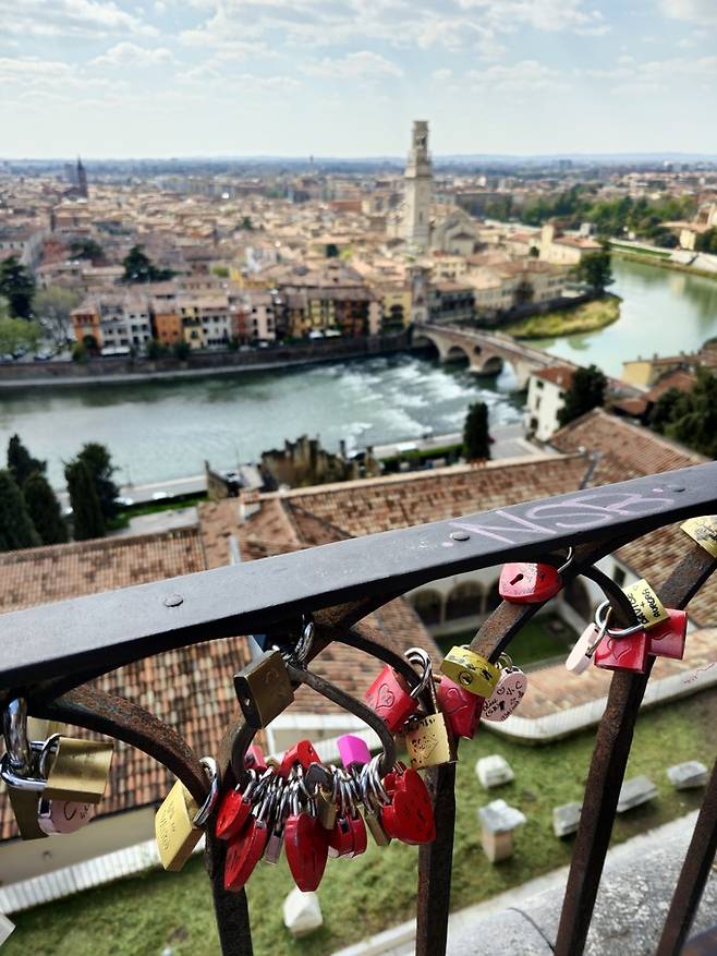 산 피에트로 전망대 사랑의 자물쇠