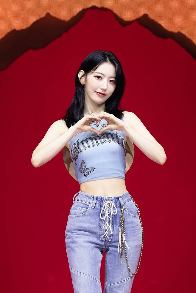 르세라핌 사쿠라. 쏘스뮤직 제공