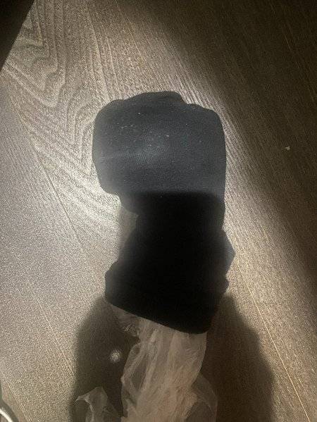 시끄럽다는 경고를 하기 위해, 고무망치도 사다 놓았으나 정작 거의 쓰지 못했다. 고무 냄새 때문에 비닐과 양말로 싸두었다./사진=남형도 기자