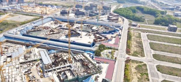 충북 음성에 2018년 7월 민선 7기 이후 최근 5년간 1000억원 이상 투자한 기업만 17곳에 이른다. 사진은 음성군 대소면 부윤리 성본산업단지 전경. 음성군 제공