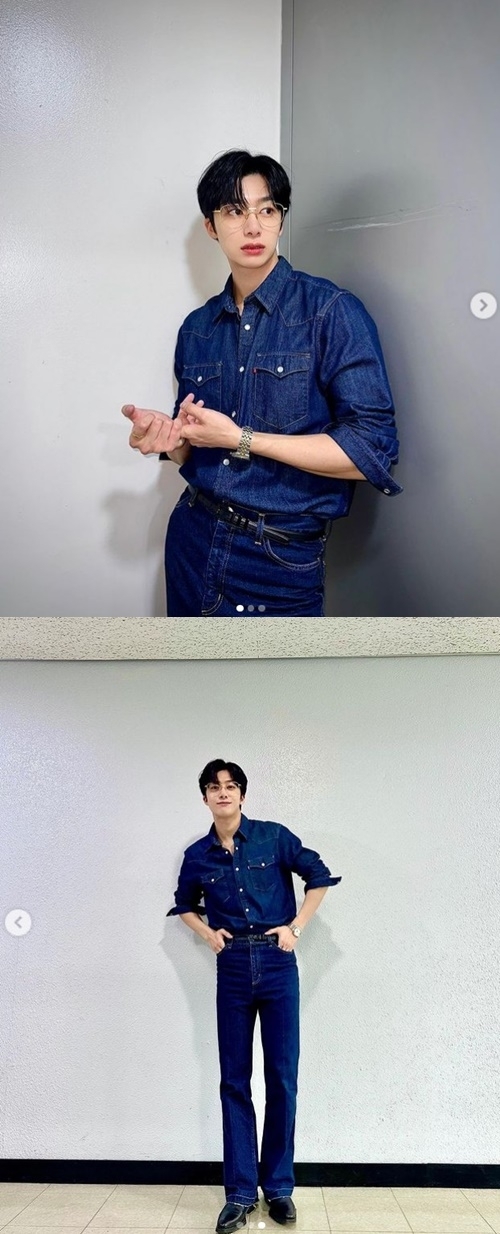 Monstarr X Hyungwon showed off his good looks.Hyeong-won? On the afternoon of the 7th, he posted several photos on his instagram.The photo shows him in a clear blue fashion.Hyeong-won boasting a small face and elongated legs?In another photo, he was seen leaning against the wall.Hyeong-won wearing glasses? He boasted intelligent yet warm visuals and sleek handsomeness.Meanwhile, Hyeong-won? Im currently preparing the first unit of Monstarr X with Shenu.