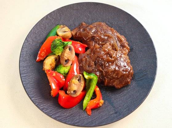 쿠킹이 육우자조금관리원회와 준비한 중식 메뉴인 중식전우육. 사진 쿠킹