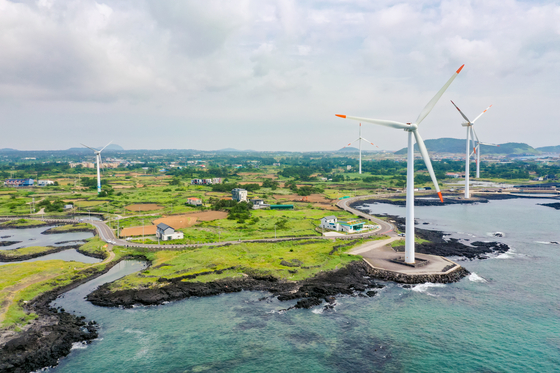 Wind turbines along the sea [JEJU PROVINCIAL GOVERNMENT]