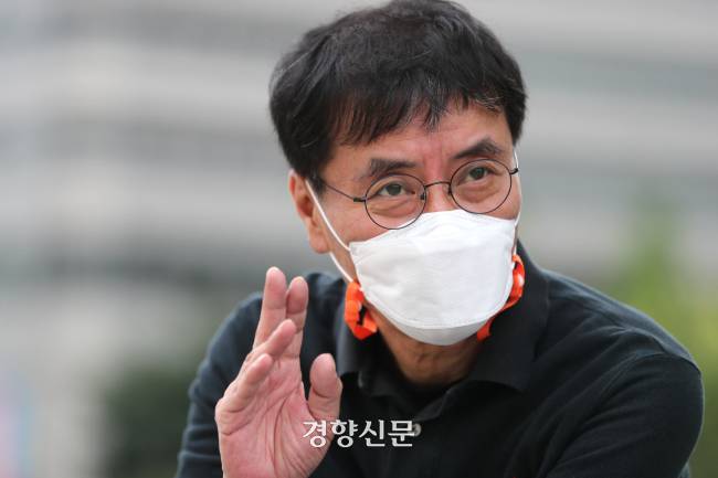 지난 2020년 ‘유서대필 조작사건’ 피해자 강기훈씨가 경향신문과 인터뷰하고 있다. 경향신문 자료사진