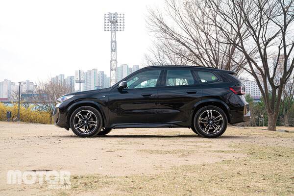 BMW X1 xDRIVE20i M Sport Package 사진 모터매거진 최재혁 기자