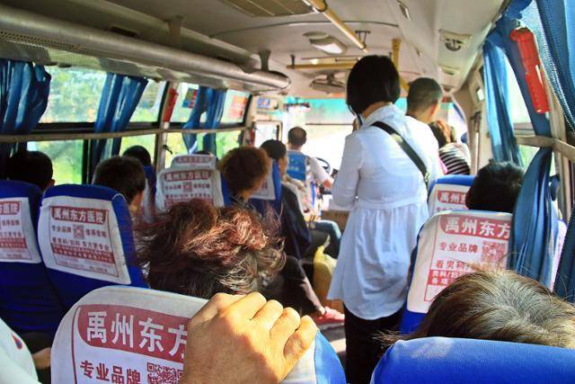 위저우에서 션허우고진으로 가는 버스. ⓒ최종명