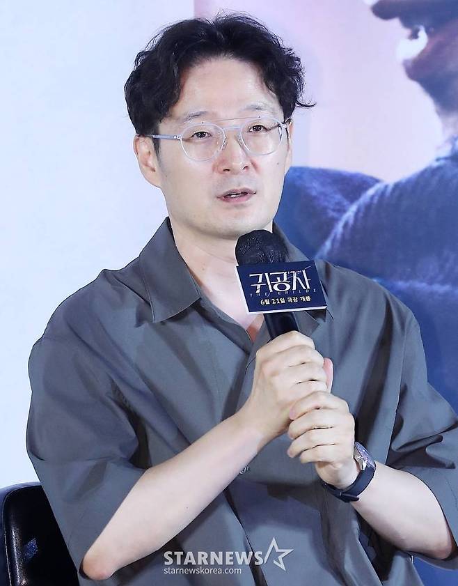 박훈정 감독이 22일 오전 서울 광진구 롯데시네마 건대입구에서 진행된 영화 '귀공자' 제작보고회에 참석해 인사말을 하고 있다. '귀공자'는 필리핀 불법 경기장을 전전하는 복싱 선수 '마르코' 앞에 정체불명의 남자 '귀공자'를 비롯한 각기 다른 목적을 지닌 세력들이 나타나 광기의 추격을 펼치는 이야기. 내달 21일 개봉. 2023.05.22 /사진=김창현 기자 chmt@