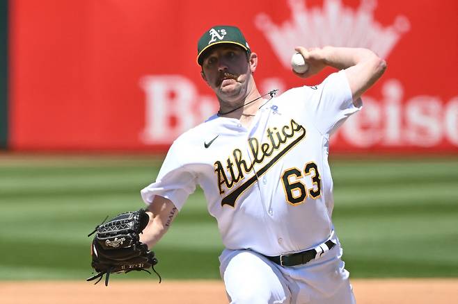 May 27, 2023; Oakland, California, USA; Oakland Athletics pitcher Hogan Harris (63) throws a pitch against the Houston Astros during the fifth inning at Oakland-Alameda County Coliseum. Mandatory Credit: Robert Edwards-USA TODAY Sports







<저작권자(c) 연합뉴스, 무단 전재-재배포 금지>