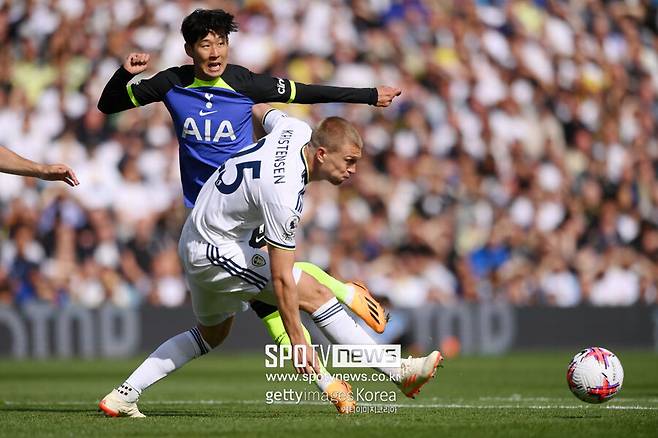 ▲ 선발 출격한 손흥민. 케인의 골 당시 정확한 패스로 시즌 6번째 도움을 기록했다.