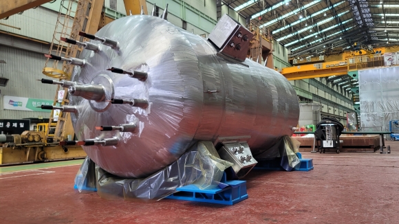 29일 두산에너빌리티가 출하했다고 밝힌 국제핵융합실험로(ITER) 공급용 가압기의 하부 모습. 두산에너빌리티 제공