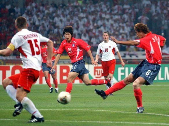 2002 한일 월드컵 폴란드전 경기 모습. 사진=연합뉴스.