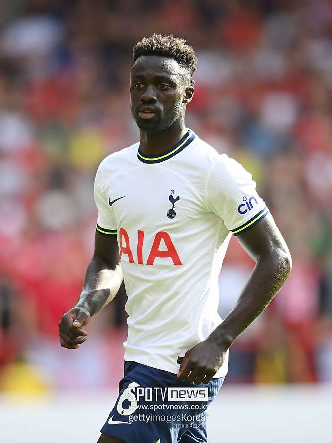 ▲ 카스카리노는 다빈손 산체스(사진 위)나 크리스티안 로메로(사진 아래) 등 기존 토트넘 홋스퍼 수비진과 비교해 해리 매과이어가 훨씬 낫다고 평가했다.