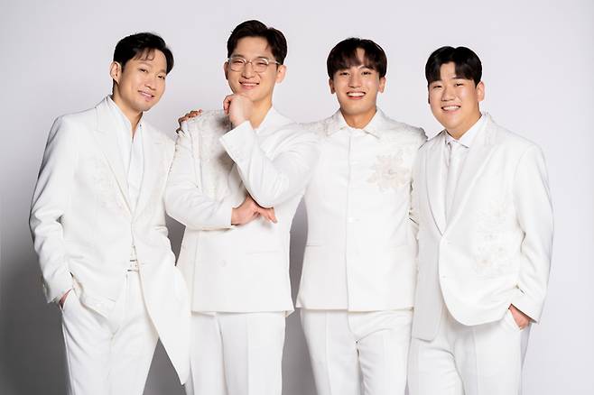 포르테나 단체 사진. JTBC 제공
