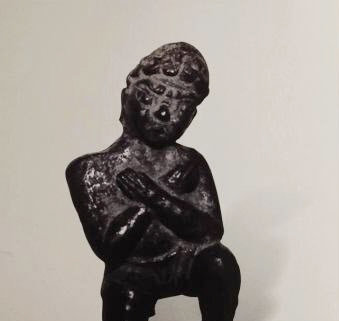 발해 상경성에서 발견된 곤륜인 청동상. 불교와 관련된 인물로 추정된다. 사진 출처 중국 서우두박물관 도록