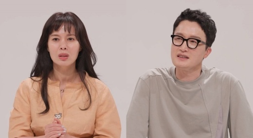 On SBS Same Bed, Different Dreams 2 Season 2 - You Are My Destiny broadcasted on the 12th, the daily life of Choi Byung-mo and Lee Kyu-in, who gathered topics with dramatic and dramatic chemistry, is revealed.Choi Byung-mos Wife Lee Gyu-in, who has gathered topics with her unique character, reveals her personal life hidden in Husband.Husband Choi Byung-mo said, I did not really know that I was going outside.Lee Ji-hye, who watched together in the studio, also wondered if he was surprised to see Taeri.After returning home, Yoalmot Lee Gyu-in was the top model for Cuisine for Husband Choi Byung-mo.At the end of the twists and turns, Choi Byung-mo in Wifes Cuisine refused to eat, saying, It does not work.In the studio, This is too much Choi Byung-mo, and the cause exploded, and Super Positive Wife Lee Gyu-in also showed a strange tension between the couple for the first time.On the other hand, the 50-year-old Lee Kyu-in, who left the choir after 19 years of service, confessed his dream of Acting for a long time.Lee Kyu-in, who confessed that he would like to try Top Model so that he will not regret his acting dreams that he has had since middle school, played in front of Husband Choi Byung-mo in the drama Penthouse.