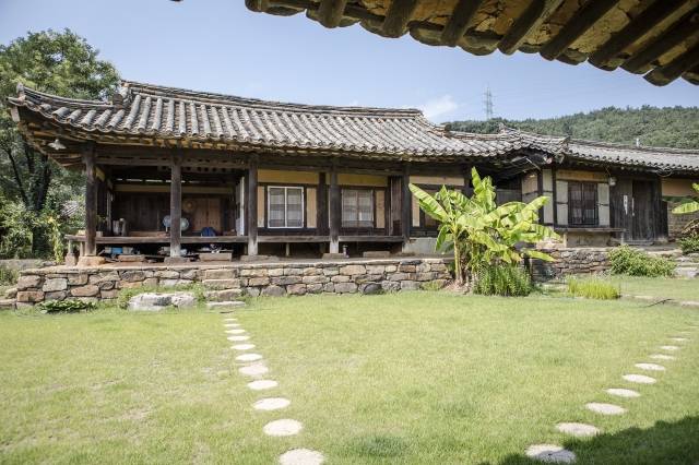 매원마을은 마을 영역의 확장 및 생활 방식 등의 변화 속에서 다른 영남지방의 동족마을과 구별되는 시대적 특징을 잘 보여주고 있다. 칠곡군 제공