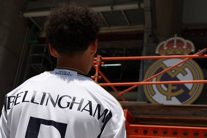 레알 마드리드와 계약한 주드 벨링엄이 ‘레전드’ 지네딘 지단의 5번을 물려받았다. /사진= 로이터