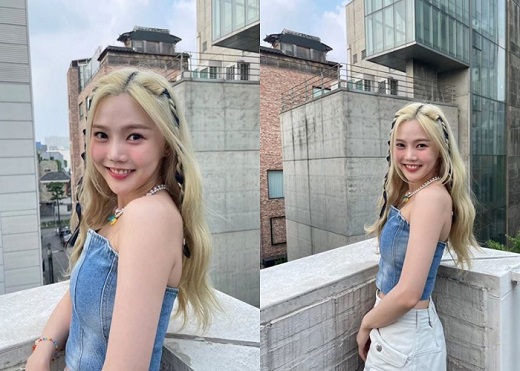 Choi Hyo-jung (29, with her real name Choi Hyo-jung), a member of the group OH MY GIRL, has made a drastic change.On the 25th, Choi Hyo-jung posted several photos saying, I cant get out of the water night.It is Choi Hyo-jung, who has perfected blonde hair that is difficult to fit easily. Choi Hyo-jung, who has been keeping dark hair for a long time,In the recent episode of Choi Hyo-jung, where the nickname human vitamins is more appropriate, many netizens responded with a harsh response, saying, It is refreshing and It looks like a shining sun.On the other hand, OH MY GIRL, which Choi Hyo-jung belongs to, attended Water Night Seoul 2023 held at Jamsil Sports Complex auxiliary stadium in Seoul Songpa-gu.