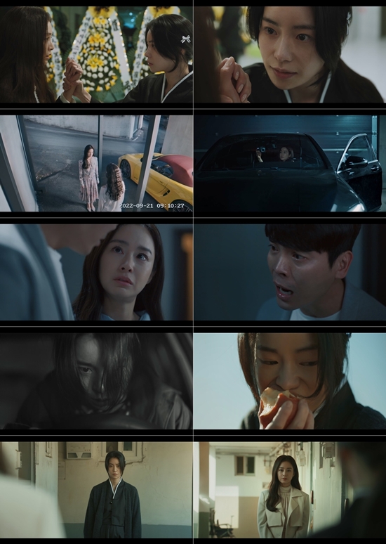 Lim Ji-yeon was the one who killed Choi Jae-rim.Hiding the truth of the murder of Husband, the blue brought by Lim Ji-yeon, who played Kim Tae-hee and Kim Sung-oh as Blackmail  ⁇  Cinémix Par Chloé, gave explosive tension.The broadcast began interestingly, highlighting the context in which Addicted sent the text Blackmail  ⁇  Cinémix Par Chloé to Bang Jae-ho (Kim Sung-oh).When Addicted heard that Yoon Beom (Choi Jae-rim) recently lost a total of 200 million won due to investment fraud, he realized that Jasins poor life had been driven to the brink again.In such a terrible situation, Addicted, who found the link between Bang Jae-ho and a girl who had been prostituted to an adult male in the remains of Yoon Beom, chose the means of Blackmail  ⁇  Cinémix Par Chloé as a way to escape the ruthless reality like the dead Husband.After that, Addicted greeted the Juran couple who came to the place calmly and deliberately provoked Blackmail  ⁇  Cinémix Par Chloé literally Mr. Bang Jae-ho, do you know me?Suddenly, Addicted called Bang Jae-ho separately and pressed the girls pink phone.When Bang Jae-ho realized that the person who sent the text of Blackmail  ⁇  Cinémix Par Chloé to Jasin was Addicted, he put down his gentle mask and showed his true colors in front of Addicted, saying that there was no reason to negotiate.Furthermore, Bang Jae-ho blatantly expressed his contempt and contempt towards Addicted and Yoon-beom, provoking Addicted.At the same time, Juran, who was left alone in The Funeral, was struggling with Addicteds mother (Cha Mi-kyung), who was suffering from dementia.Addicteds mother hugged Juran, and surprised Juran pushed Addicteds mother. Addicted, who was returning to the ranch, witnessed it and rushed to Juran and tension exploded.Addicted, who was already furious with Bang Jae-ho, grabbed Jurans wrist and said, You do not know anything? Listen carefully.Your Husband killed my Husband. Bang Jae-hos intervention, which witnessed this, ended the situation, but a word from Addicted caused a strong wave in Jurans mind.After going to The Funeral Chapter, Jurans suspicions about Bang Jae-ho deepened out of control.Juran tried to find Bang Jae-hos behavior on the day of Yoon Bums death by searching the navigation and black box of Bang Jae-hos car, but there was no data left as if it had been erased in advance.Juran, who had seen this figure by Bang Jae-ho, looked around to find the lost Earring and saved the situation once.On the next day, I went to my neighbors Pickerelweed (Jung Woon-sun) and asked him to show me the CCTV of Pickerelweeds house shining in the garage of Jasins house, but he could not keep his mouth shut at Pickerelweeds request to tell me why.And Juran got Addicteds contact information through his job.Among them, Juran, who was suspicious of the drama, had a sharp conflict with Bang Jae-ho, causing him to sweat his hands.Bang Jae-ho lied to Jasins car that Earring, who had been told that Juran had been lost, was in the accessory box, picked up Earring and looked for Earring in front of Juran.Juran, shocked by the appearance of Bang Jae-ho who came to Earring, who had never been lost in the first place, appealed with tears as to why he lied.Bang Jae-ho said, Do you believe that I killed Yoon-bum? He drove Juran and dismissed Jurans suspicion as delusion.In addition, his son Seung-jae (Cha Seung-jae) said that he wanted to die because of the incident caused by Juran in the past.I wonder what happened in Jurans past, but I wonder what the secrets of Bang Jae-ho, who claims innocence but has so many suspicious corners, rise vertically.On the other hand, at the end of the broadcast, it was shocked that Jin-bum, who murdered Yoon-bum, was Addicted.Addicted, who had been identified, found out that Yoon Beom had been insured for death before his death and that he could receive more than 500 million won in insurance if he did not commit suicide.Addicted, who is in a situation where it can not be revealed that Jasin is a true criminal even if Yoonbeom is treated as an absolute suicide in order to receive the insurance money, is firmly in his mind, and it is noticed what kind of action he will continue in the future.Moreover, Juran comes to the front of this Addicted, and the play ends, and attention is focused on how Blackmail  ⁇  Cinémix Par Chloé and the two women who are entangled with murder and lies will be influenced in the future.Ginny TV Original drama  ⁇  The house with Madang is a suspense thriller where two women who lived completely different lives due to the suspicious smell in the back of Madang meet.Ginny TV, Ginny TV Mobile and ENA will be broadcast four times at 10 pm on the 27th.Photography by Ginney Studio