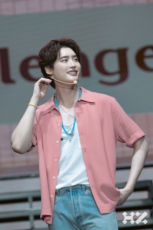 Actor Lee Jong-suk got emotional at the fan meeting.Lee Jong-suk announced the start of the 2023 Fan Meeting Tour [Dear. My With] at Hong Kong Asia World - EXPO on July 2nd and met with Hong Kong fans.Lee Jong-suk, who showed up in a hot cheer, caught the attention of fans by singing Come to me with a warm visual and sweet voice.Lee Jong-suk, who greeted me directly in the local language, commented on the first stage of the fan meeting tour held in five years, I had quite a lot of fan meetings,When I saw the faces of the fans at the moment of singing, I almost had tears in my heart. I will do my best to repay you today. The fans who faced Lee Jong-suk for a long time responded with a bright smile and a big shout.Lee Jong-suks fan meeting title Dear. My With About the meaning It is an age when hand letters are not common these days.But I know all the warmth of the hand letter, and I decided to think about making a day like a letter with a heart that I love as much as I have met in a long time. Lee Jong-suk has memorable memories with his fans with rich and rich corners.First of all, I talked about keywords in the JS Big Data corner and released a variety of stories and conversations. At the 2023 JS Awards corner, I chose my own life work and hairstyle and communicated happily with my fans.Lee Jong-suk then took a closer look at the With ⁇ Relay corner, where he played relay Game such as flipping cards, receiving balls, and jumping rope with fans selected through a lottery.In particular, Lee Jong-suk had a friendly look at the fans throughout the game, and he was enthusiastic about watching the fans with his active participation.Above all, Lee Jong-suks appearance at the JS Challenge corner made the audiences eyes shine even more. Lee Jong-suk, who failed two of the three missions, performed a penalty like a gift to his fans.In addition to perfecting the Hype Boy dance of New Jinx, he also showed a new look, such as taking a cute pose in a special photo time.In addition, Lee Jong-suk presented a unique tumbler to the fans in the world and completed a special time more than ever.Lee Jong-suk finished the fan meeting, which was full of versatility, at the end of the stage, which was prepared only for the fan meeting tour.Lee Jong-suk concluded the fan meeting at the first City Hong Kong, which opened the fan meeting tour, and said, I am grateful that I have met for a long time.Thank you for your support today and thank you for saying I am beautiful, thank you. I will pay you back in the future. The 2023 Fan Meeting Tour [Dear. My With] was held in five years.Lee Jong-suk will continue to meet with fans in 11 cities including Hong Kong, Taipei, Jakarta, Dubai, Bangkok and Seoul.