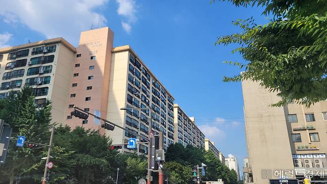 서울 서초구 아파트 일대 모습. 이준태 수습기자