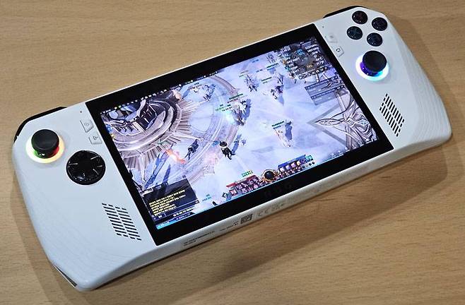 MMORPG ‘로스트아크’를 구동하는 모습