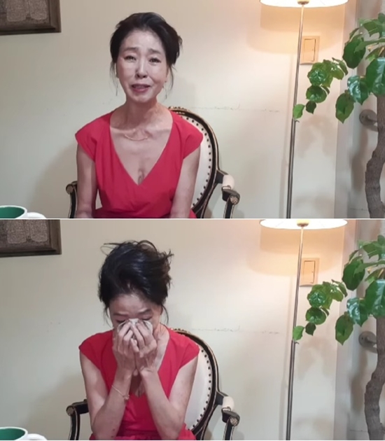 The story of those who have been passed down from Choi Joon-Hee to Bu-seon Kims daughter Nairuhi Alaverdyan is saddened.On the morning of the 9th, Choi Jin-sils mother, Jeong Ok-soon, was investigated for about 5 hours at the Seocho Police Station in Seoul. She was charged with breaking into the residence of her granddaughter Choi Joon-Hee.According to The Fact report on the 11th, Jung visited the G apartment in Seocho-dong on the 7th at the request of his grandson, The best exchange we.It was because of the request of The best exchange we to take care of the cat, saying that it was empty for three nights and four days.Choi Joon-Hee came to the house with her boyfriend while Jung was resting in G apartment on the afternoon of the 8th. Choi Joon-Hee reported the house invasion to the police after having a quarrel with Jung.G apartment is said to have been inherited by Brother and Sisters parents as the Best Doctors to The best exchange we, Choi Joon-Hee Brother and Sister.Currently, Choi Joon-Hee is living in an office building out of G apartment, but with the name of the best doctors in the joint, a house invasion is established.I was so upset that I couldnt eat anything for two days and just cried. What kind of fate is this? Now Im ashamed of what Ive done, Jeong said after being questioned by police after being reported by her granddaughter, whom she had lived with since she was young.On the other hand, Bu-seon Kim posted a video on Jasins YouTube channel on the 11th, saying, My daughter has married her mother secretly.Bu-seon Kim explained that Nairuhi Alaverdyan had a secret marriage ceremony in a foreign country a month ago, saying, I met a man with a lot of money, a good school, and a good house, and I thought it would be a big hindrance if Mother appeared.Bu-seon Kim, who was blinded by her daughters marriage that Jasin did not know, blamed herself, saying, I raised my child in a healthy way, but I raised Monster.In particular, Bu-seon Kim said that her daughter had reported her daughter who had run away to the police, saying she would sue if she informed her of the marriage, but the police said there was no action to take because her daughter was an adult.In the meantime, my daughter showed her sadness that she only called her fathers family except for Jasin in marriage ceremony.Meanwhile, choi jin-sil daughter Choi Joon-Hee is currently working as an influencer.Bu-seon Kim Daughter Nairuhi Alaverdyan appeared in the movie You Are My Destiny, Hwang Jin-yi, Gekgo Ghost Story 5, Cirano Love Maneuver did.Photos: SBS, Channel A, Choi Joon-Hee, YouTube