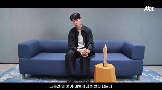 Actor Ryu Jun-yeol presented the Baeksang Arts Award for Most Popular Male in Baeksang Arts Award for Best TV Drama Grand PrizeMTV Movie Award for Best Male Performance.On the other hand, on the other hand, on the other hand, on the other hand, on the other hand, on the other hand, on the other hand, on the other hand, There you go.Ryu Jun-yeol received the Grand Prize MTV Movie Award for Best Male Performance at the 59th Baeksang Arts Award for Most Popular Male in Baeksang Arts Award for Best TV Drama in April in Paradise City, Incheon.I was so surprised that I was so surprised when I called my name when I went to the awards ceremony and met my colleagues and seniors.Ryu Jun-yeol added, I was happier when I was nominated. He added, I was so sorry that my younger brothers could not get it because I was older and matured.Everyone said that it is not something to be sorry, but I feel sorry that I can not help it.He also said, I still dont have a trophy at home and Ive won a few awards, but I dont have a lot of feelings about the award, but now that Ive won this award, its definitely different from before.Then, it is definitely more responsibility and weight. It seems to be too big to say that I do not care much about the prize and I follow it if I work hard.I think it was a weighty event that I had to give even if it did not mean anything more than that. I feel like I made a place to put something that I can add to make it a better actor.Ryu Jun-yeol said, There is no other goal, and I have a long spin-off activity. So I laughed that I had a lot of probabilistic nominations.Lastly, I want to take this award home and show it to my parents. In the meantime, my parents have never seen a trophy because I have never taken it home. I want to show this once.I will be an actor who is trying to go lower than now.