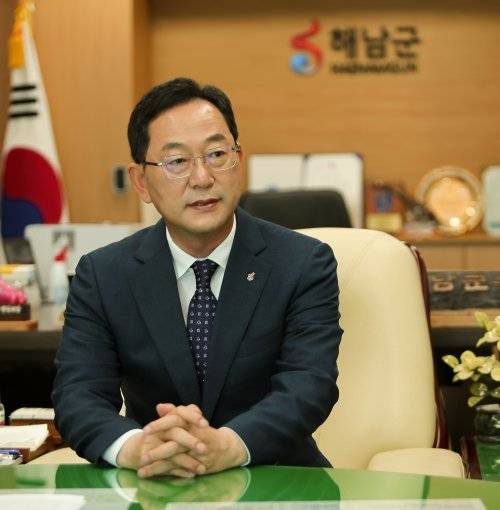 명현관 해남군수는 “소통공감 윤리경영, 지속가능 미래농업, 서남해안 관광중심, 상생활력 균형발전, 사람중심 나눔복지 등 5대 방침
아래 114개 실천과제를 확정, 실천해 ‘살맛나는 으뜸해남’을 만들겠다”고 말했다. 사진제공|해남군