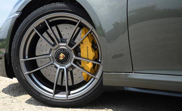 포르쉐 911 터보 S