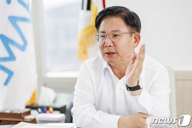 박강수 서울 마포구청장이 10일 구청장실에서 뉴스1과 인터뷰하고 있다. 2023.07.27/뉴스1 @News1