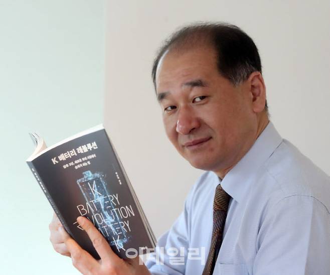 ‘K배터리 레볼루션’ 저자 박순혁 전 이사. (사진=김태형 기자)