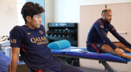 12일 PSG를 통해 공개된 이강인의 모습. 내부 훈련장에서 네이마르와 함께 있는 모습이 인상적이다. 사진=PSG 영상 갈무리