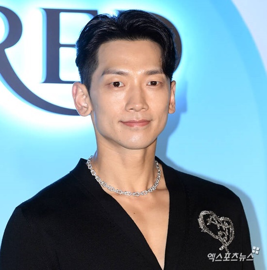 Singer and actor Rain was in crisis two years after he announced his new start as an idol producer.Group Cypher agency Reigncompany announced the team finance rain plan on the 9th announcing the withdrawal news of member tan, tag,As four members leave Cypher, Hyun Bin, Hui, and Keita, who remain on the team, plan to continue their personal activities and team activities that will be reorganized later.Cypher is a seven-member boy group that debuted in 2021 with the title of Rain Production Stone.As Rains own idol, he won the title of 4th generation representative with solid skills, rain jewels as well as newcomers, but he suffered the reorganization of the team within two years of his debut.Rain added strength to his debut showcase for his own Cypher, and Rains wife and actor Kim Tae-hee boasted a strong supportive force, including asking him to appear in his debut title song Unforgettable Music Rain Dio.At the time of his debut Showcase scene, Rain revealed a sense of responsibility that he described as walking his life in Cypher production.He has been willing to make every effort for Cypher, following the example of JYP Park Jin-young running around Manhattan for himself.Just as Cypher members risked their youth, I risked my life. Of course, I may fail, but I think it leads to success.For the seven members, I will continue my efforts as a teacher as a teacher. The position of the producer gave him a sense of anxiety and at the same time, he was anxious to walk on the ice.In a pictorial interview ahead of his first comeback, he said, I am looking forward to worrying about being loved by the public. Cypher should work hard, but I have to do well.I want to be able to have the strength to live well in the future, he said.As much as he did, the Cypher members also expressed their trust and respect for Rain, expressing gratitude to him for his sincerity at every moment, as well as his coolness as a writer, but as friendly as his brother.In addition, Rain appeared in MBC Omniscient Interfere at the same time, and became a manager of Cypher and showed a special affection.Especially, as the past hardships have become memories and brought about the success of the present, Cypher also felt that every moment would be the basis of success.Cypher is planning a major member reorganization with a team of four members Withdrawal.Although no specific details have been set yet, some say that it is a dismantling process for more than half of the members leaving the team.Rain and Cypher have been working together for the past two years, and fans are cheering for what they will do in the future.Photo: DB, agency, MBC broadcast screen
