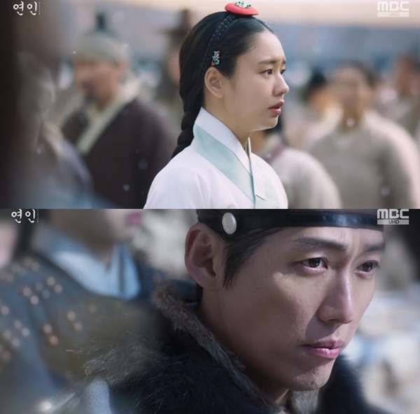There was an unusual favorable airflow between Couple Namgoong Min and Ahn Eun-jin.MBCs Friday-Saturday drama Couple, which aired on 11th, depicted Yoo Gil-chae (Ahn Eun-jin) agitating Yizhang County (Namgoong Min).On this day, Kyung Eun-ae (Lee Da-in) told Yu Gil-chae that she had promised to make a Wedding Bible with Nam Yeon-joon (Lee Hak-ju).Kyung Eun-ae said, Botchan Nam Yeon-joon decided to join the Wedding Bible with me before he left the army. Youre right. Its all thanks to you.Yu Gil-chae was upset and cried, Why on earth is Eun Ae? I told you not to go to war, but who told you to post the Wedding Bible? Why is it Eun Ae, not me?Botchan has no idea that Im going to be someone elses partner. If I say Im going to be someone elses wife, hell realize how he feels, she said.Afterwards, Yu Gil-chae received Confessions of Soon Yak Do-ryeong in front of Nam Yeon-joon, who was pleased to see Nam Yeon-joons face looking at Jasin.Yizhang County said to Yu Gil-chae, Can you turn Nam Yeon-joons heart? I am a man who is bright in calculations. There will be no Jasin to handle a disreputable GLOW like you.I will not be able to bear it because I am weak. Yu Gil - chae, who was returning home with a fuss, met Kyung Eun Ae. Kyung Eun Ae proposed a joint Wedding Bible to Yu Gil - chae, and Nam Yeon - joon agreed and hurt Yu Gil - chae s heart.Yizhang County decided to help Yu Gil-chae, who had an unwanted marriage. Yizhang County, who collected men who were about to leave the war, such as Nam Yeon-joon, said, It is not a good idea to postpone the Wedding Bible for a while.The life of the husband who lost his wife continues, but the life of the wife who lost her husband stops. Yu Gil-chae, who was not allowed to do the Wedding Bible as a base in Yizhang County, said, If I am lucky enough to come back alive, then give me your precious lips.When Yu Gil-chae tried to slap him again, Yizhang County said, Yes, thats right. If you meet a barbarian after we leave, kick him like this.The next day, the men appeared in front of the villagers before appearing on the battlefield. Yizhang County also appeared in a poised position.During the last greeting, Kyung Eun Ae told Yu Gil-chae, Is not there something to give to Jang Hyun Botchan? Yu Gil-chae tried to avoid the place, saying, There is nothing to give to Pinanes stone.However, Yizhang County handed Jasins dagger and said, If there is smoke rising over the mountain, go to Pinane. If you go alone, go to Pinane. I do not care about others.Feeling the unspoken emotion, Yu Gil-chae was slightly shaken.Yu Gil-chae, who was seeing him here, was surprised to find that Yizhang County blocked the Wedding Bible and Jasin looked at Yizhang County when he heard the war.The men who appeared on the battlefield were taken by surprise. In a sudden attack, Nam Yeon-joon panicked and was hit in the head by a weapon wielded by the enemy. He bled and fell unconscious.Yizhang County, who heard the news that he had been crushed, found out that the Mongols were among the raided enemies and worried about the GLOW left in the village.