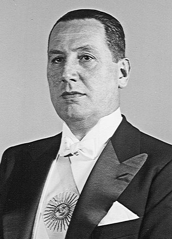 1946년 아르헨티나 대통령에 당선된 후안 도밍고 페론. 무상복지와 임금인상 확대 등의 포퓰리즘 정책은 그의 이름을 따 '페론주의'라고 불리게 됐다.