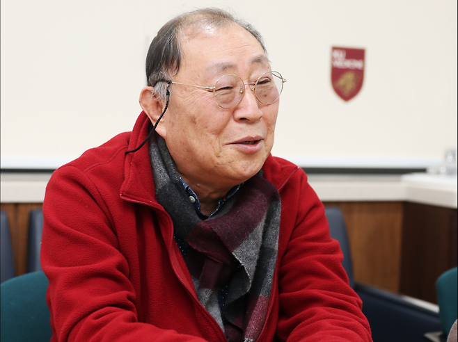 4기 대장암 환자였던 노승덕 씨는 “의료진을 전적으로 신뢰하고 긍정 에너지를 잃지 않는다면 말기 암도 극복할 수 있다”고 말했다. 고려대 구로병원 제공