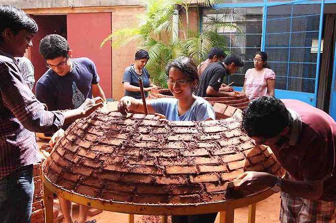 Auroville Earth Institute 워크샵./Auroville Earth Institute