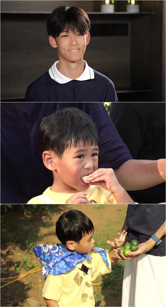 KBS2  ⁇  The Return of Superman  ⁇  Kang Kyung-joons first son 17-year-old jeong-an reveals the majestic Math a score and gives a laugh.The Return of Superman, which is broadcasted at 8:30 on the 29th (Tuesday) today, is decorated with the narration of the owner and the strongest Changmin.Kang Kyung-joon - jeong-an - Jung Woo Sambuja goes on a trip to Jeju Island with jeong-ans best friends.In the meantime, jeong-an and his friends are interested in jeong-ans Math a score.On this day, Kang Kyung-joon asks the friends of the first son, 17-year-old jeong-an, to ask questions about jeong-ans school life.jeong-ans friends say that jeong-an sleeps well at school and surprises Father Kang Kyung-joon.As soon as jeong-an started to panic, another friend revealed jeong-ans Math a score with jeong-ans vibe, saying that jeong-an is Math 3 points without regard to jeong-ans embarrassed face.Jeong-an, who has been in a score that is not more accurate than the fact that Math a score is open, gives a smile by officially certifying his Math a score, saying that he is 17 points instead of 3 points.On the other hand, the 5-year-old Jung Woo induces a lust with a resemblance to the 17-year-old jeong-an. Jung Woo is in the arms of his brother jeong-an and challenges him to pick a citrus with his fern hand.Jeong-an shows his brother Jung Woo five citrus fruits in the palm of his hand, and gives a surprise number quiz to Jung Woo.Jung Woo calmly wants to count the number of citrus fruits.When Jeong-an, who is embarrassed by this, asks for the number again, Jung Woo hurriedly leaves his place and avoids the answer, saying that he is proud of his brother-in-laws 12-year-old brotherhood.On the other hand, Kang Kyung-joon explains the situation in which jeong-an, who started his life in Seoul with The Speech, explains the situation in which he lives apart from his parents, saying that jeong-an is living in his grandmothers house in Seoul because he is acting The Speech. .KBS2 2TV  ⁇  The Return of Superman  ⁇  493 times will be broadcast today at 8:30 pm on the 29th.KBS 2TV