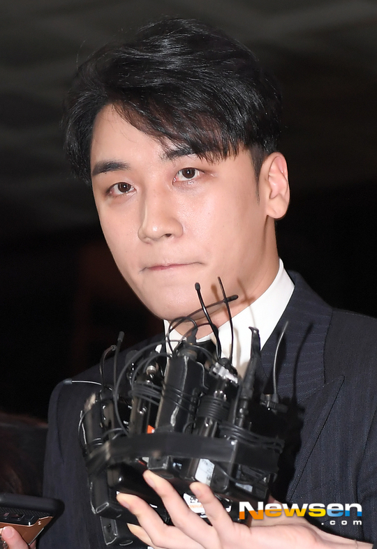 Rumors arose that Seungri (real name Lee Seung-hyun), a former member of the group BIGBANG, was spotted at Sams Club.On September 10, the online bulletin board posted a picture with the article Victory still goes to Sams Club.The netizen who posted the post claimed that it was a picture of victory taken at Sams Club.The victory related to the claim did not reveal any position.Seungri, who made his debut as a member of the group BIGBANG in 2006, was indicted on a total of eight charges in January 2020, including prostitution, prostitution mediation, sexual violence punishment law, specific economic crime punishment (embezzlement), business embezzlement, food hygiene law, habitual gambling and violation of foreign exchange transaction law.During the military trial, he added a suspicion of a special assault teacher and received The Judgment in August 1, 2021 at The Judgment.He appealed, but was convicted of all nine charges by the Supreme Court of South Korea in May last year.Victory joined the military in March 2020, before the trial of Burning Sun charges began, and was later transferred to the wartime labor station after the Supreme Court of South Korea convicted.He was released from prison on February 9 this year after serving a year and a half.He announced his retirement from BIGBANG in March 2019 and will retire from the entertainment industry after a series of allegations surrounding Sams Club Burning Sun, where he served as an in-house director at the end of 2018.It was once a BIGBANG star who was loved by K-pop fans all over the world.Seungri was embroiled in his third romance rumor with actress-turned-influencer Yoo Hye-won after it was revealed that he enjoyed a trip to Bangkok, Thailand, in March.Earlier, Seungri and Yoo Hye-won were engulfed in romance rumors in October 2018 when Taiwanese media ET Today reported photos of the two hugging on the street in front of a hotel in the Netherlands.After the victory burned sun, on March 9, 2020, a woman who appeared to be Yoo Hye-won, who was riding in the back seat of the victory car, was caught while entering the recruitment training camp of the 6th Division of the Army in Cheolwon-gun, Gangwon Province.In the car where Seungri was on board at the time, there was also a dog that appeared to be a dog that often appeared on Yoo Hye-wons SNS, adding to the suspicion. At that time, the two neither affirmed nor denied the romance rumor.Neither side took any position on the third romance rumor.In April this year, Grace Baba Tahir, daughter of the Indonesian conglomerate Mayapada Group, shared the Korea travel video with her victory online, attracting fans attention.The video showed Seungri in sunglasses waving soju and showing off his dazzling hands.Grace Baba Tahir announced that Seungri talked about the K-pop industry and prison life for about two hours.