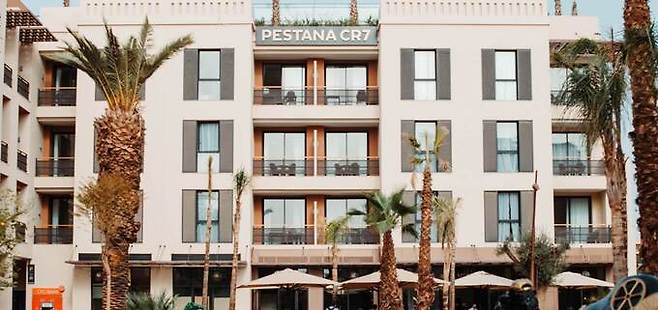 모로코 마라케시의 외곽에 위치한 ‘페스타나 CR7 마라케시’ 호텔 전경. 페스타나 CR7 마라케시 제공