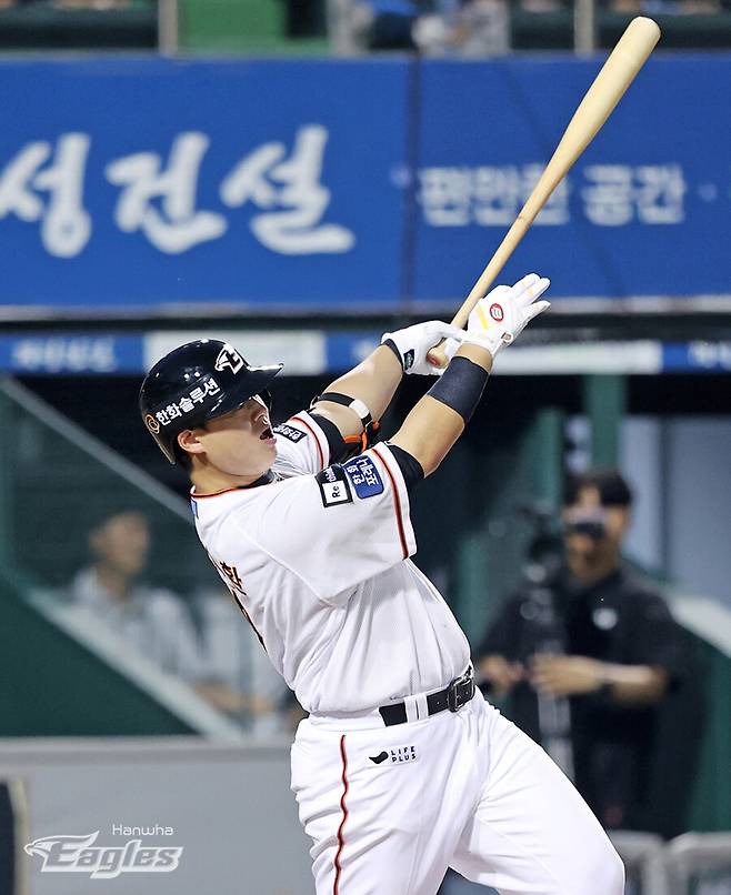 ▲ 타격하는 노시환. ⓒ한화 이글스