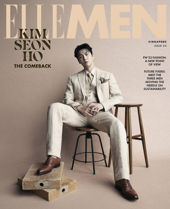 Actor Kim Seon-ho was selected as the cover star of  ⁇ Elleman Singapore ⁇  and proved its hot popularity in Asia.On the 14th, Salt Entertainment released Kim Seon-hos 2023 05 pictorial with Singapore fashion magazine ELLE MAN SINGAPORE.In the open photo, Kim Seon-ho emits a force that coexists with chic and bright smiles in accordance with the concept of  ⁇   ⁇   ⁇  and  ⁇   ⁇   ⁇  inspired by the movie  ⁇   ⁇   ⁇   ⁇   ⁇   ⁇ .Kim Seon-ho stared somewhere with deep eyes, barefooted jackets and pants, and boasted the charm of rawness.In a subsequent interview, Kim Seon-ho said, It is my first film debut, and the thrill and fear that I felt when I encountered the character of  ⁇  Confucius  ⁇  on the big screen still remains vivid in my memory. I showed affection for the work.I also think that I have stopped myself a while ago, so I have a lot of reflection. I am working hard again. I would like you to see it as an actor who develops in the future and an actor who is likely to develop.Of course, I think I have to make a lot of effort to do that.More pictures and interviews of Kim Seon-ho can be found in  ⁇  Elle Man Singapore  ⁇  2023 05.
