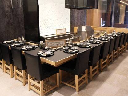 일본 도쿄의 번화가인 긴자에 있는 한 고급 식당에서 한국인이 세제가 섞인 물을 먹고 병원에 입원하는 일이 벌어졌다. 사진은 해당 식당 내부 모습(사진=식당 홈페이지)