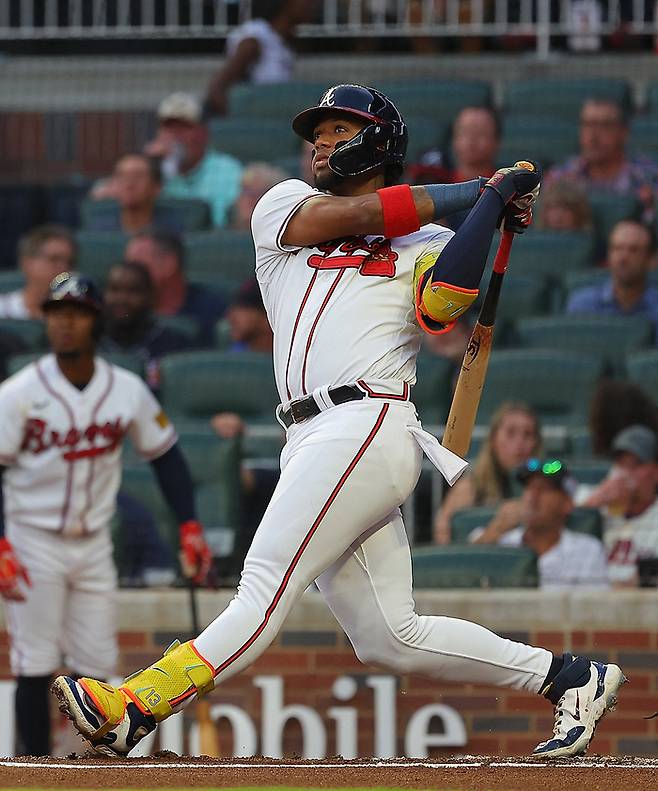 애틀랜타 브레이브스 우익수 로널드 아큐나 주니어는 메이저리그 사상 통산 5번째 40-40클럽(홈런-도루) 가입에 홈런 1개를 남겨두고 있다. AFP연합뉴스