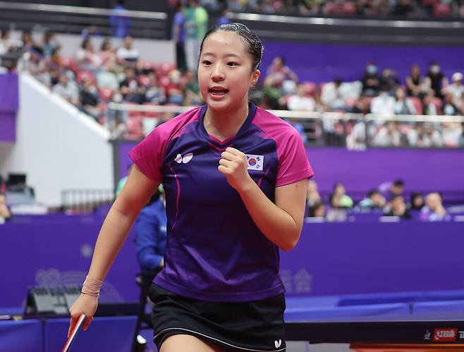 ▲ 신유빈을 앞세운 여자 탁구대표팀도 나란히 8강에 안착했다. ⓒ연합뉴스